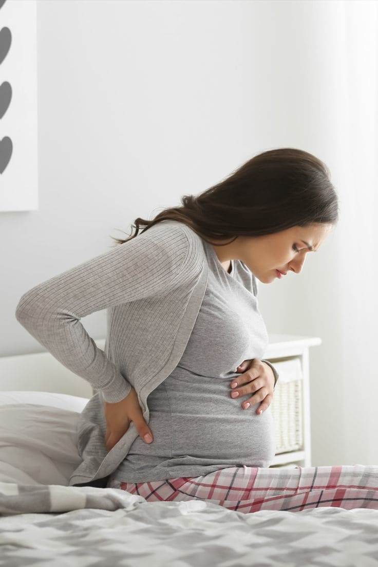 تقلصات الحمل : توجهي للطبيب فورًا في هذه الحالة